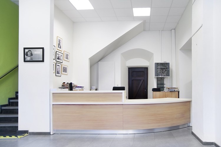 Inform skranke (INDsé skolebibliotek, Bastogne, Belgien)