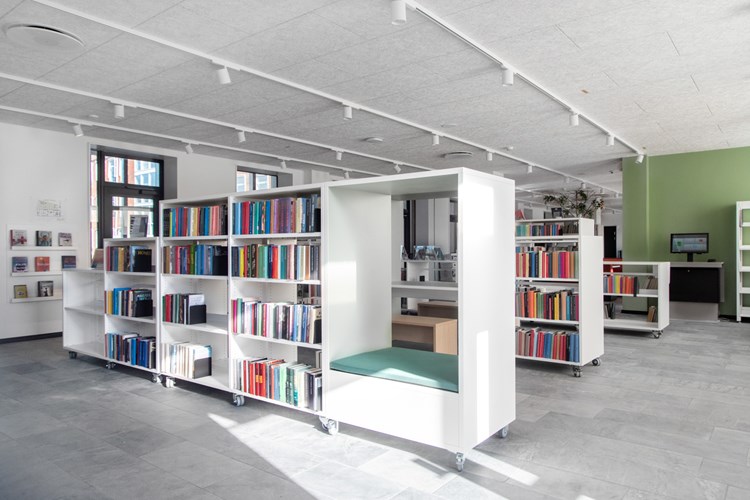 FSC-certificeret Lingo reolsystem (Lundtofte Skole, Lyngby, Danmark)